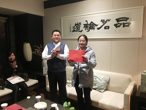“天上不會(huì)掉餡餅，擼起袖子加油干” ——2017年度TST營(yíng)銷(xiāo)中心表彰大會(huì)